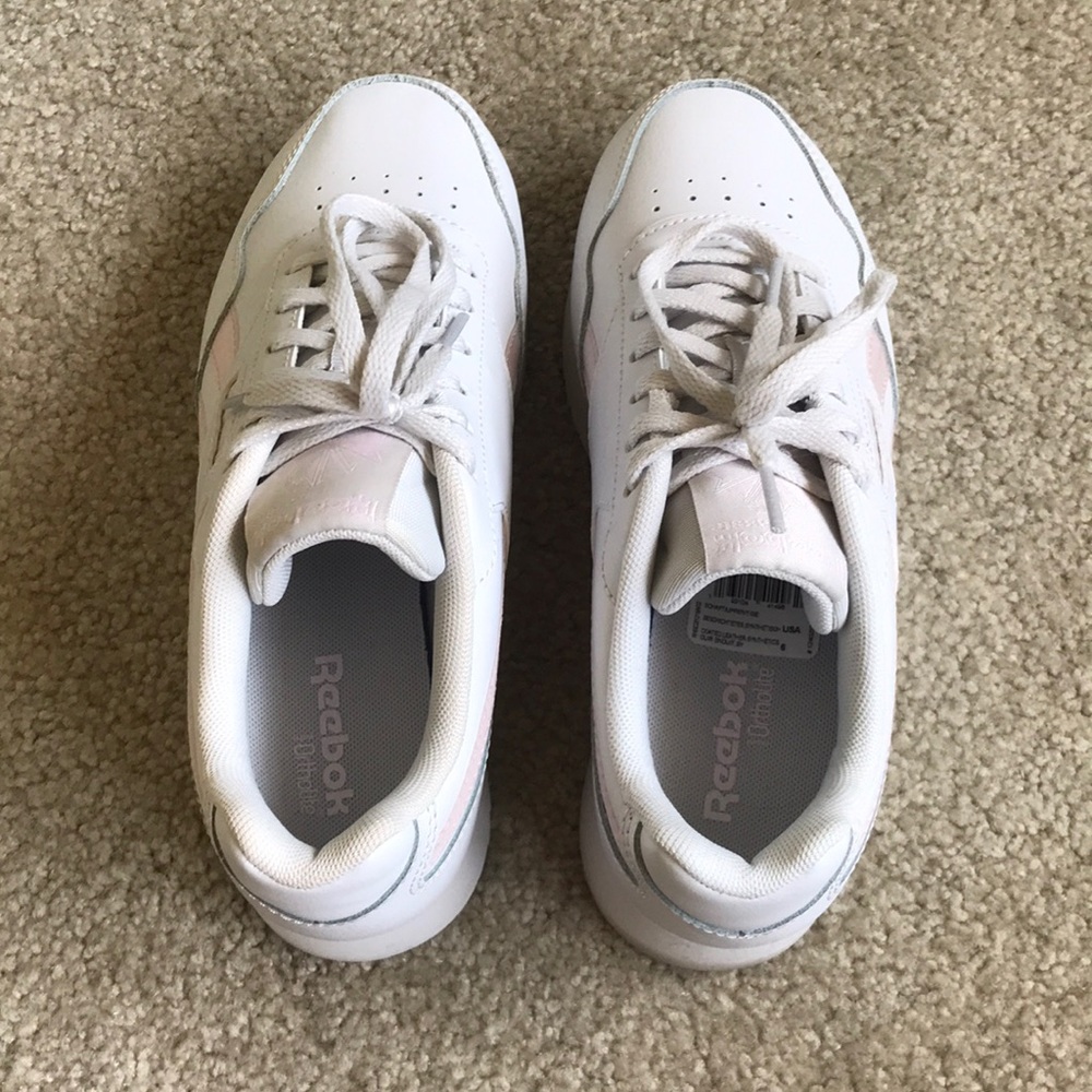 Women’s platform Reebok sneakers - size 6